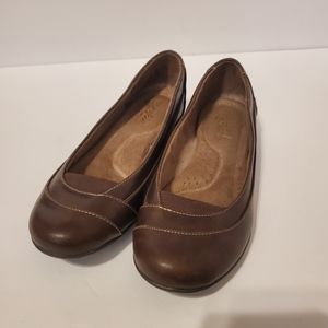 Natural Soul Vegan Glamour Brown Women’s Flats Size 6.5
